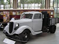 Ford, camion V8 LKW 51, avec generateur a gaz de bois (1938) (prise a Munich, 2014) (3)